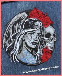 Stickdatei Chica mit Skull