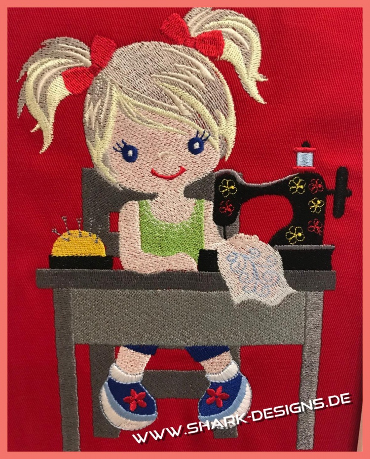 Sewing Girl, in 6 fleißigen Größen